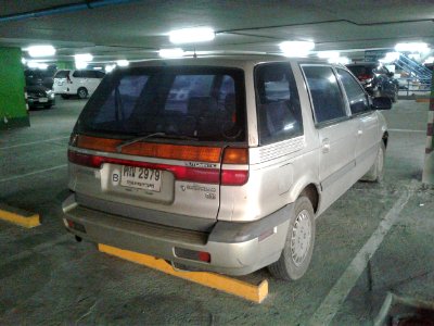 1992-1993_Mitsubishi_Space_Wagon_(N31)_GLXi_Automatic_Minivans_(16-11-2019)_06