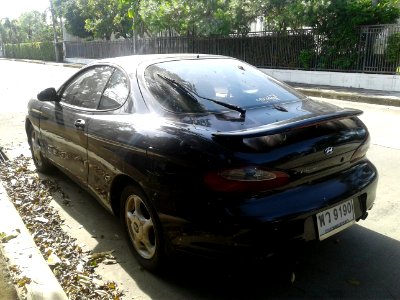 1996-1997_Hyundai_Tiburon_(RD)_FX_Coupé_(2018-11-11)_03