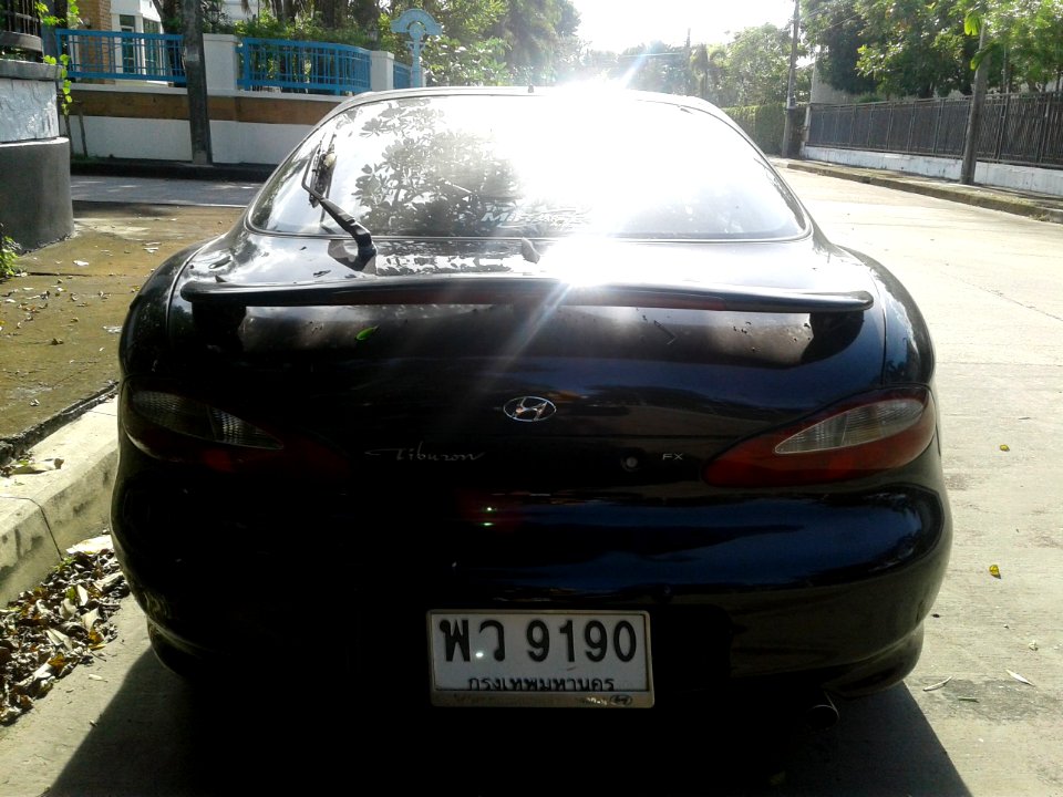 1996-1997_Hyundai_Tiburon_(RD)_FX_Coupé_(2018-11-11)_06