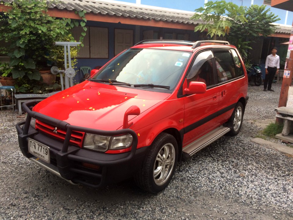 1991-1992_Mitsubishi_RVR_(N10W)_Minivans_(27-03-2018)_01