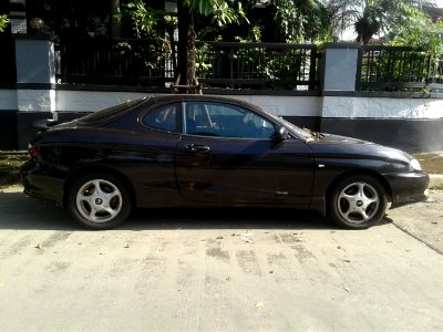 1996-1997_Hyundai_Tiburon_(RD)_FX_Coupé_(2018-11-11)_07