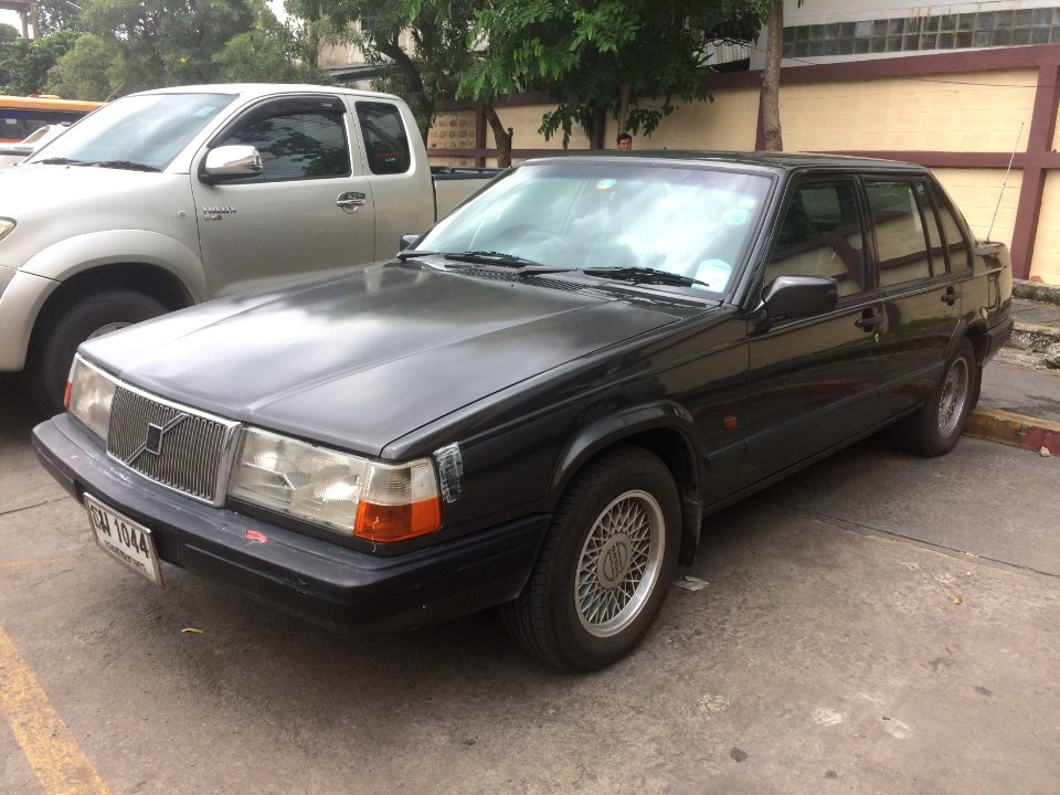 1991-1992_Volvo_940_(944)_GLT_Sedans_(30-07-2018)_01