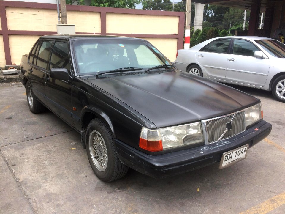 1991-1992_Volvo_940_(944)_GLT_Sedans_(30-07-2018)_03