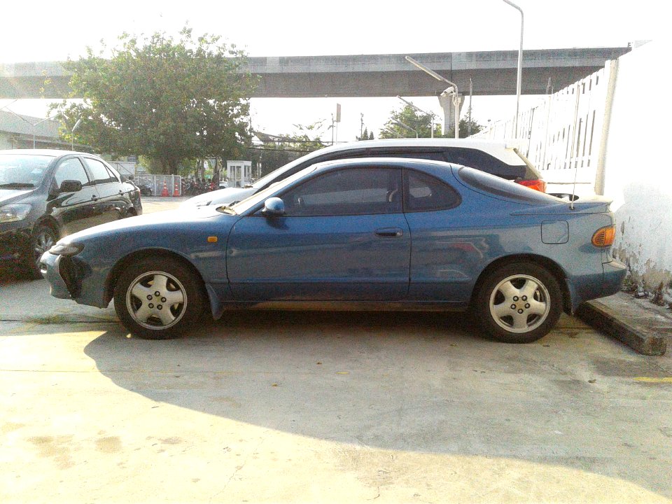 1992-1993_Toyota_Celica_(ST184)_GT_Liftback_(13-01-2021)_05