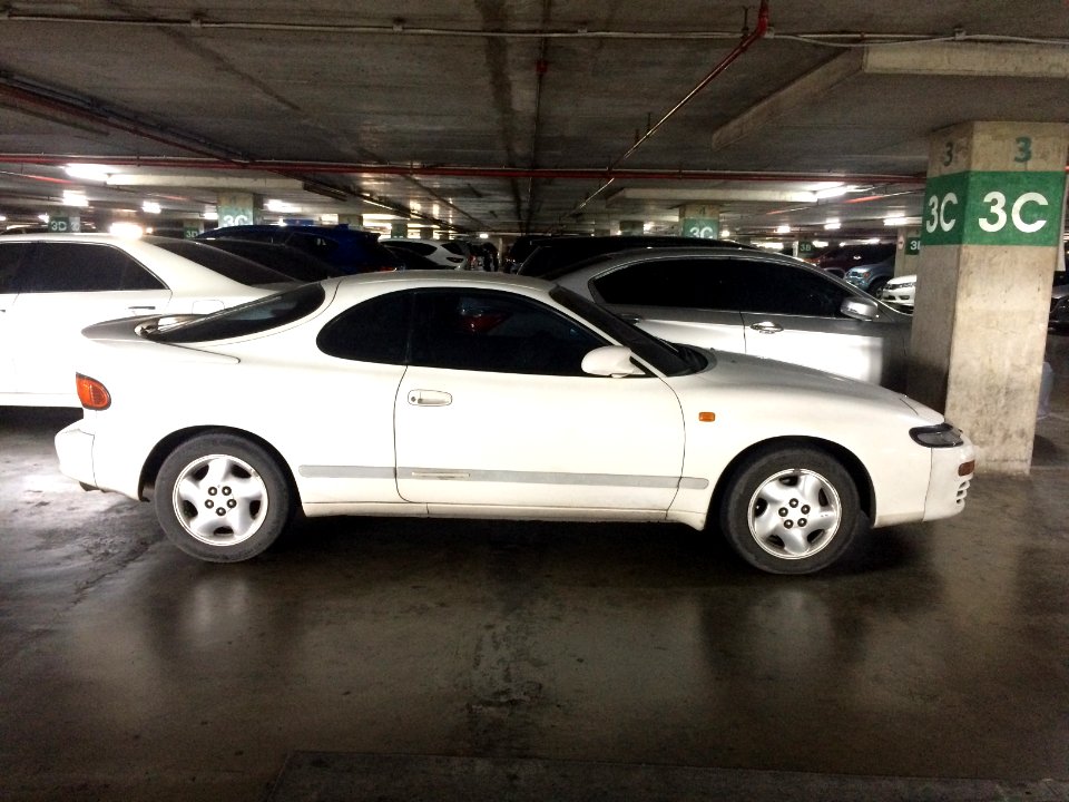 1992-1993_Toyota_Celica_(ST184)_GT_Liftback_(15-04-2018)_06