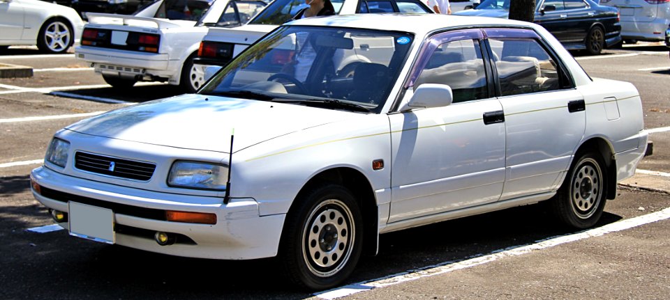 1992-1997_Daihatsu_Applause_16Si