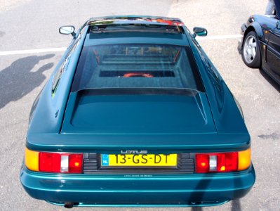 1990_LOTUS_ESPRIT_TURBO_SE_U9,_pic4