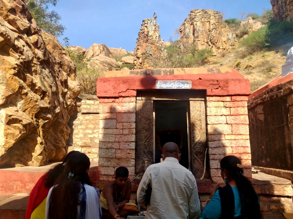 15th_century_Yaganti_Umamahesvara_temple,_Andhra_Pradesh_India_-_72