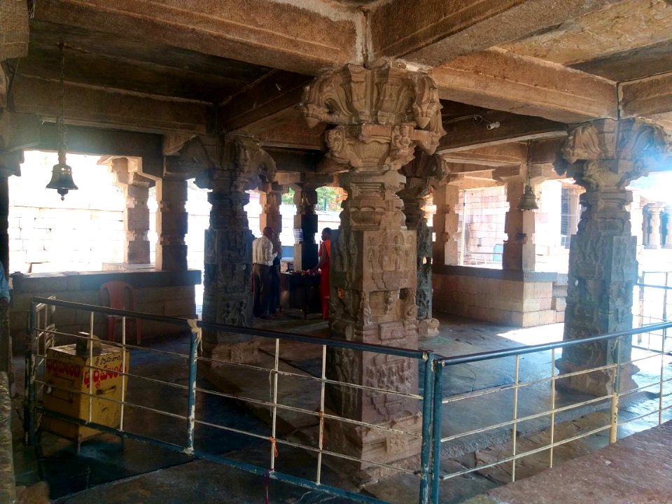 15th_century_Yaganti_Umamahesvara_temple,_Andhra_Pradesh_India_-_62