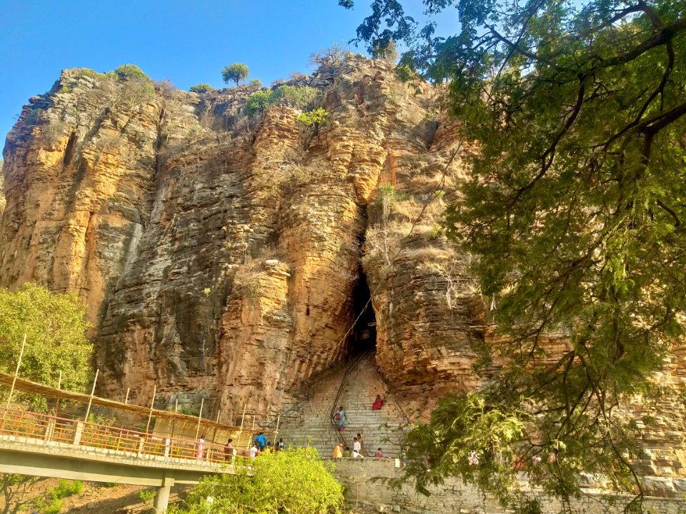 15th_century_Yaganti_Umamahesvara_temple,_Andhra_Pradesh_India_-_12