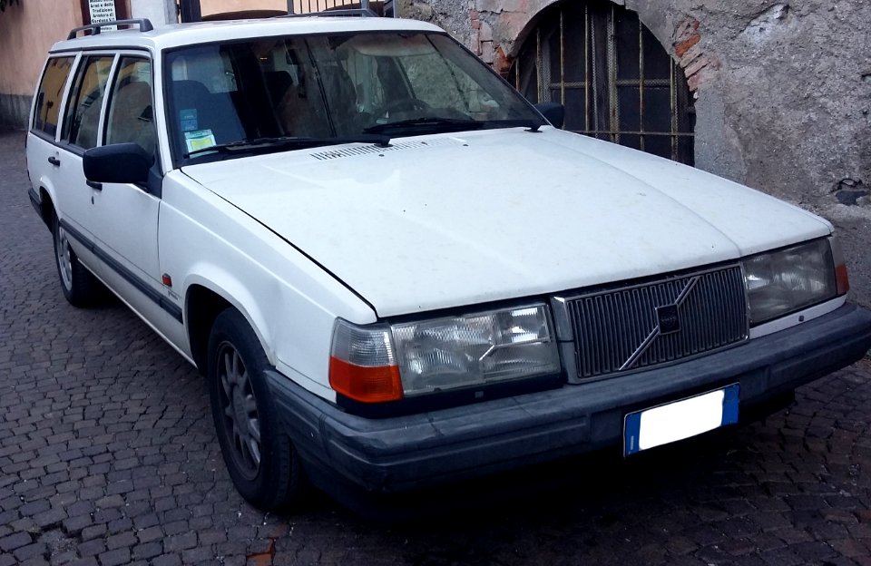 1990-1994_Volvo_940_Estate