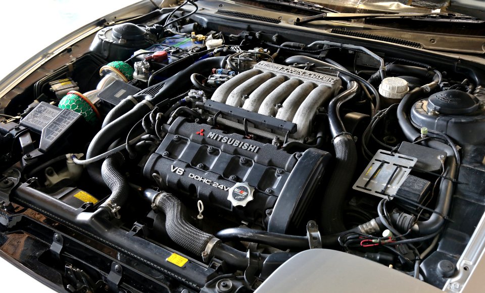 1992_Mitsubishi_GTO_Twin_Turbo_E-Z16A_engine