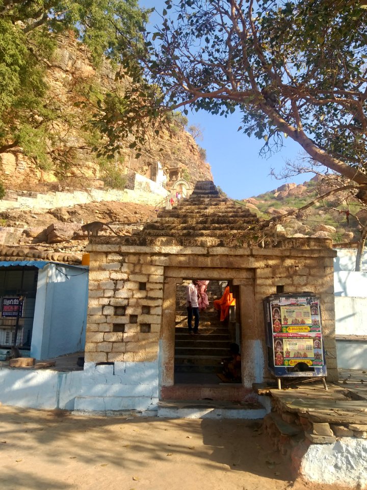 15th_century_Yaganti_Umamahesvara_temple,_Andhra_Pradesh_India_-_5