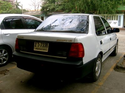 1990-1992_Suzuki_Swft_1.3._GX_in_Piboonprachasan_School_03