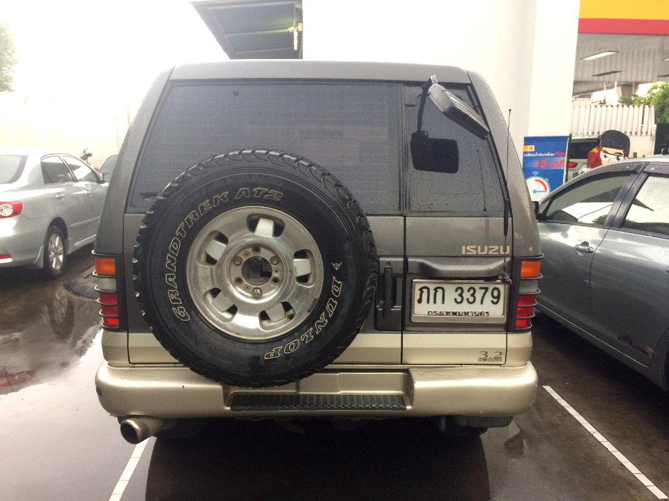 1996-1997_Isuzu_Trooper_LS_3.2_V6_5-door_wagon_(06-06-2018)_06