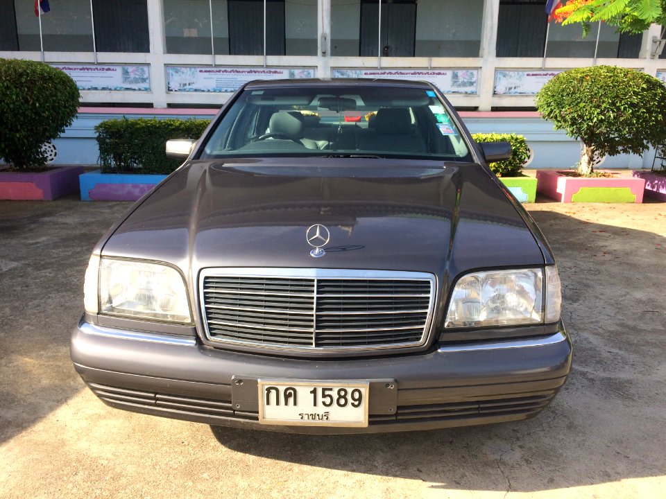 1996-1997_Mercedes-Benz_S280_(W140)_Sedan_(03-06-2018)_07