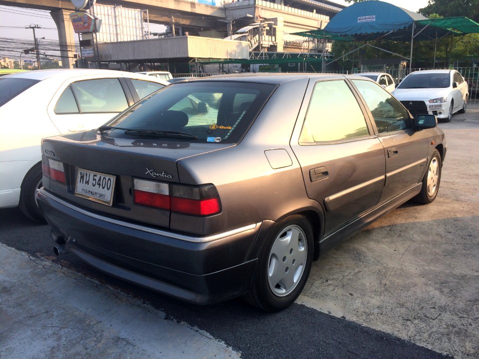 1996-1997_Citroën_Xantia_Exclusive_Hatchbacks_(05-02-2018)_04