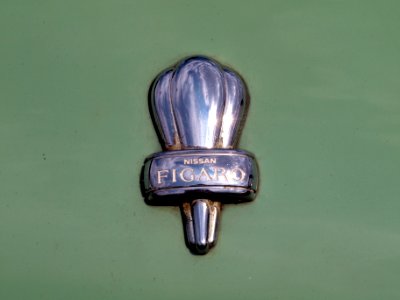 1991_Nissan_Figaro,_Dutch_licence_registration_03-NBL-3_p2