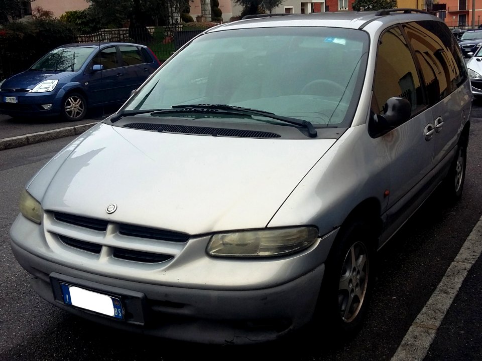 1996-2000_Chrysler_Voyager