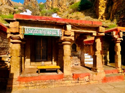 15th_century_Yaganti_Umamahesvara_temple,_Andhra_Pradesh_India_-_74