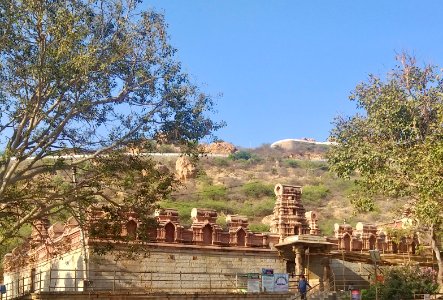 15th_century_Yaganti_Umamahesvara_temple,_Andhra_Pradesh_India_-_3