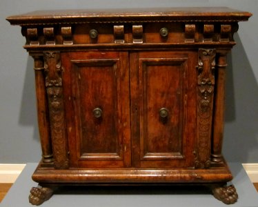 15th_or_16th_century_Italian_credenza,_HAA photo