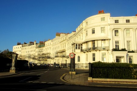 15–28_Lewes_Crescent,_Kemp_Town,_Brighton_(NHLE_Code_1381659)_(December_2016)