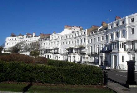15–28_Lewes_Crescent,_Kemp_Town,_Brighton_(NHLE_Code_1381659)_(January_2010)