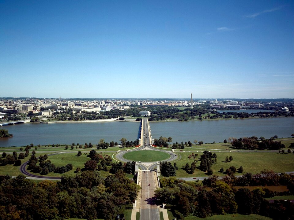 Potomac river george washington memorial parkway skyline