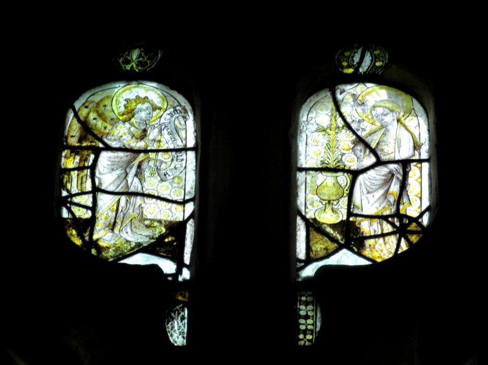 15th_century_glass,_Holy_Trinity,_Poynings_01