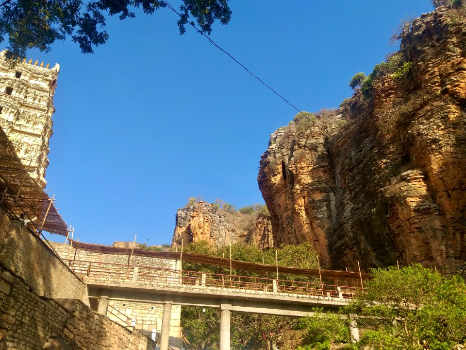 15th_century_Yaganti_Umamahesvara_temple,_Andhra_Pradesh_India_-_8