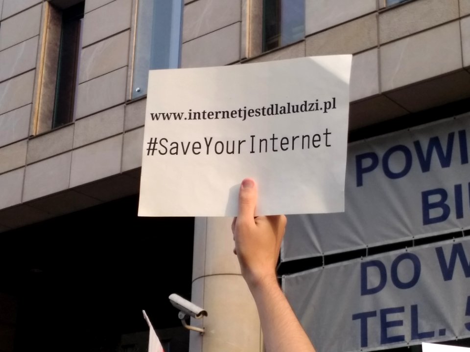 16-09-2018_protest_against_EU_Copyright_Reform_in_Warsaw,_57