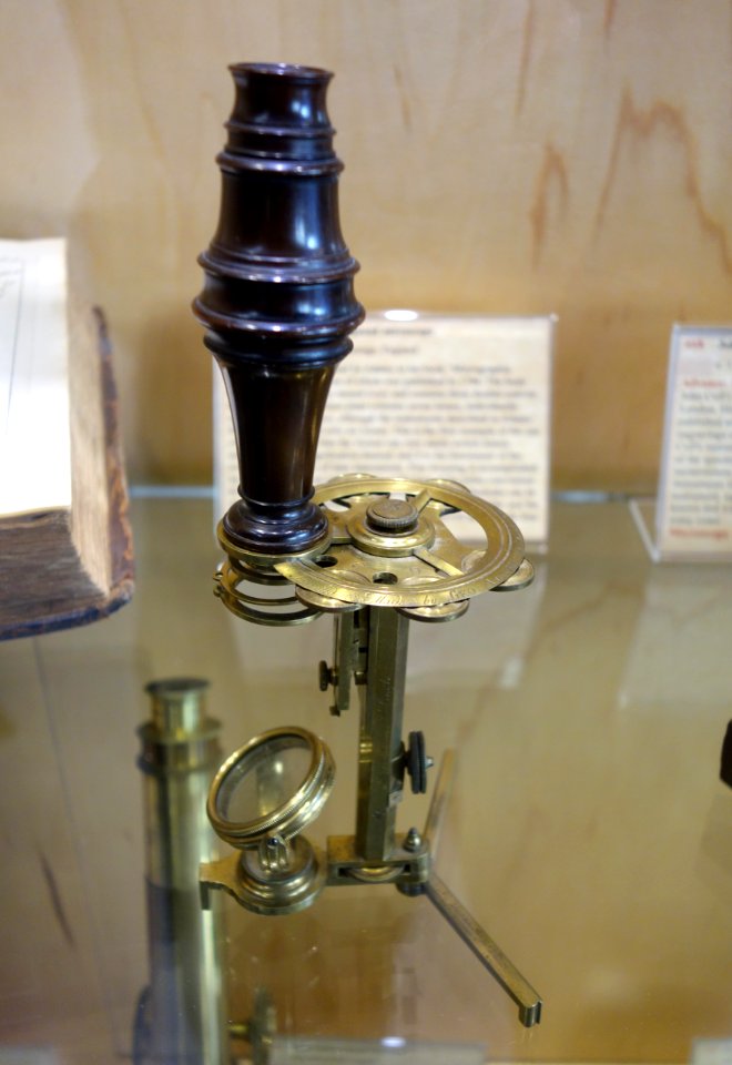 1740-1746,_compound_microscope_of_stained_ivory_with_seven_lenses,_George_Adams,_England_-_Golub_Collection_of_Antique_Microscopes_-_DSC04795