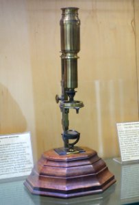 1767,_Jacob_Lommers_compound_monocular_microscope,_Jacob_Lommers,_Holland_-_Golub_Collection_of_Antique_Microscopes_-_DSC04710