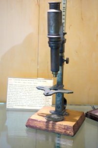 1760-1780_circa,_George_Adams_compound_monocular_microscope,_George_Adams,_Jr.,_England_-_Golub_Collection_of_Antique_Microscopes_-_DSC04714