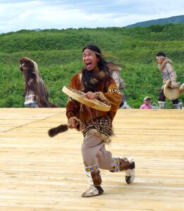 Tambourine clapper call of the wild photo