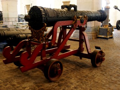 16th_century_Danish-Nowegian_Oldneburg_27_pounder_bronze_cannon,_gift_from_Christian_IV_to_the_Duke_of_Oldenburg_pic3
