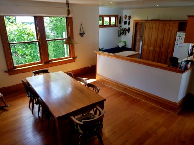176_Nile_Street_dining_area_kitchen