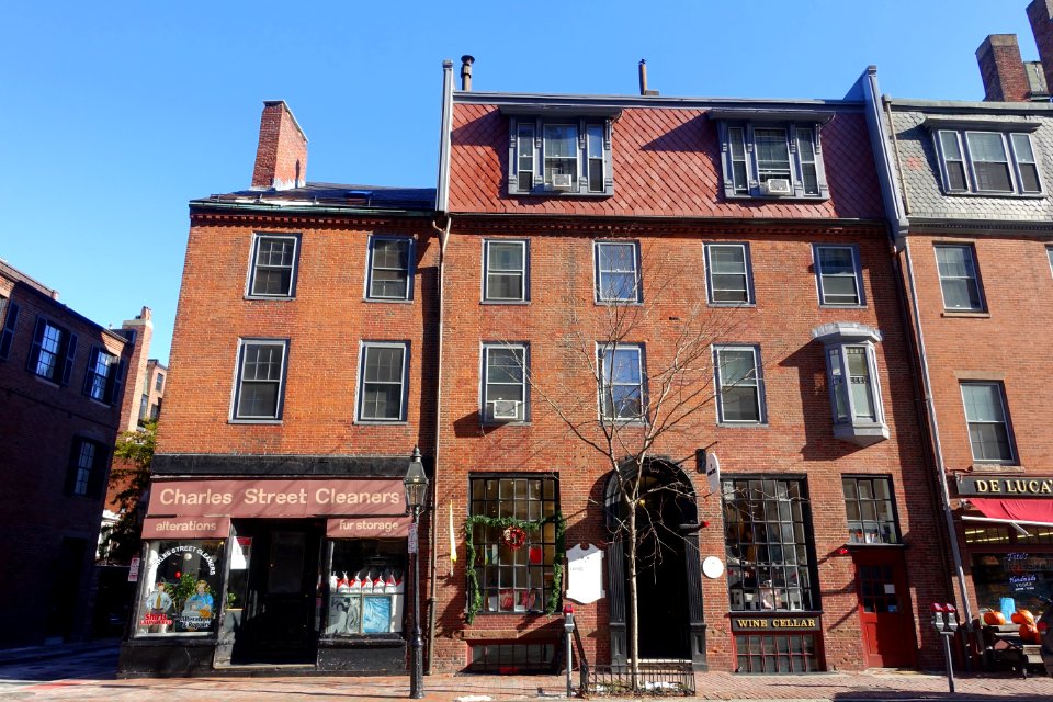 17-15_Charles_Street_-_Boston,_MA_-_DSC02115