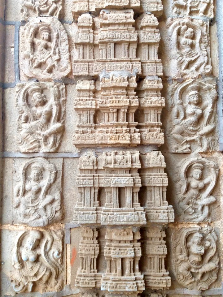16th_century_Lakshmi_Narasimha_Swamy_temple,_Lower_Ahobilam,_Andhra_Pradesh_India_-_9