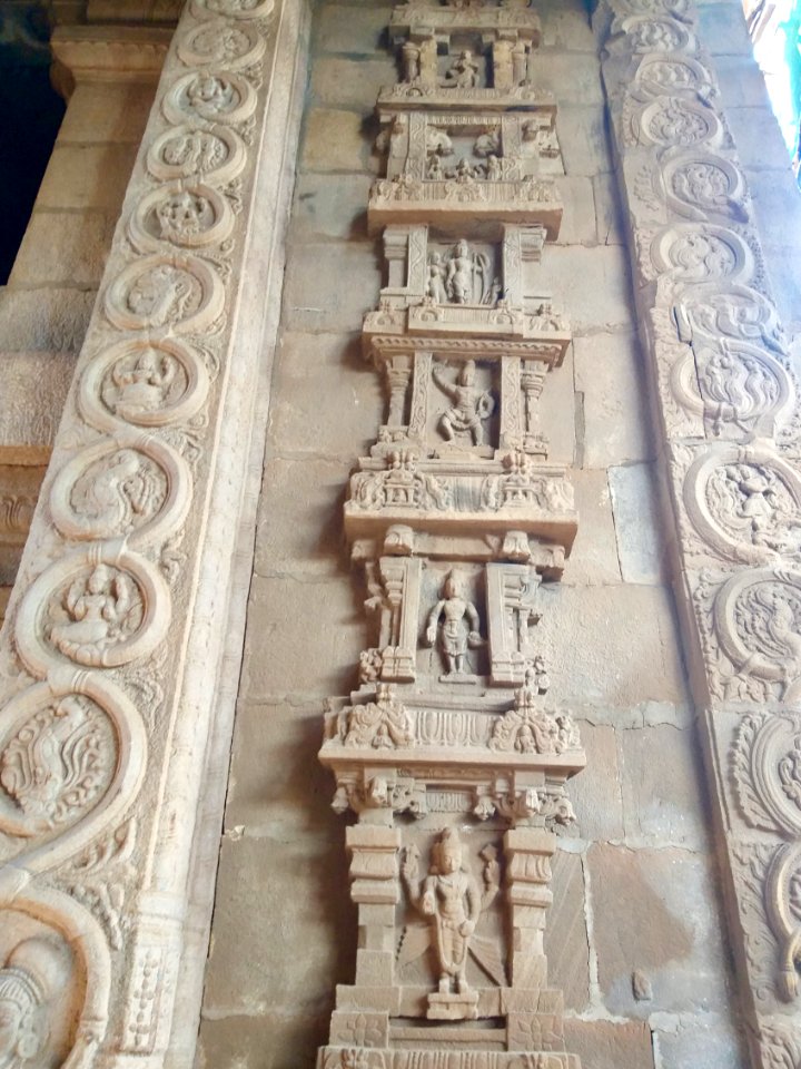 16th_century_Lakshmi_Narasimha_Swamy_temple,_Lower_Ahobilam,_Andhra_Pradesh_India_-_27