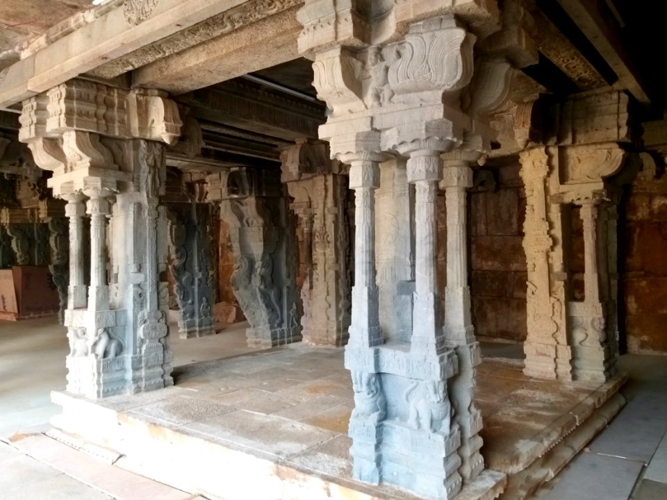 16th_century_Lakshmi_Narasimha_Swamy_temple,_Lower_Ahobilam,_Andhra_Pradesh_India_-_42