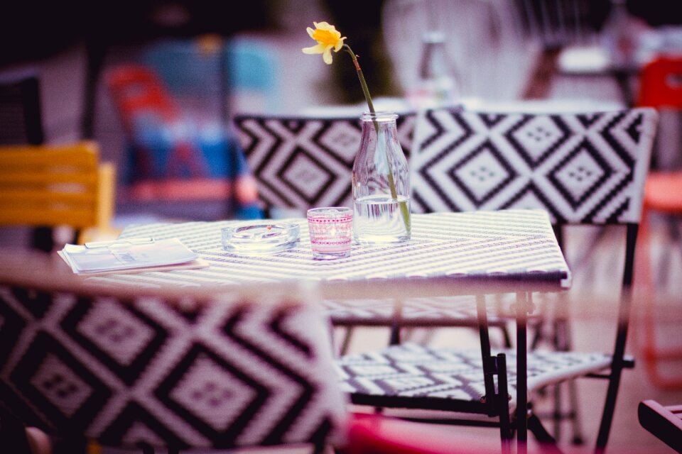 Table flower chairs