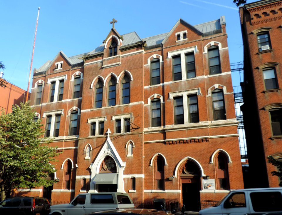 140_Montrose_Av_MHT_school_jeh