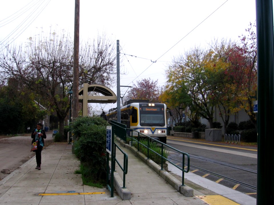 13th_Street_station_3970_02