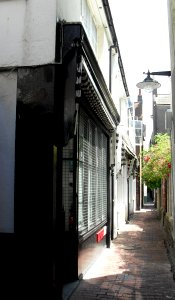 13–16_Ship_Street_Gardens,_The_Lanes,_Brighton_(NHLE_Code_1380937)_(July_2010)