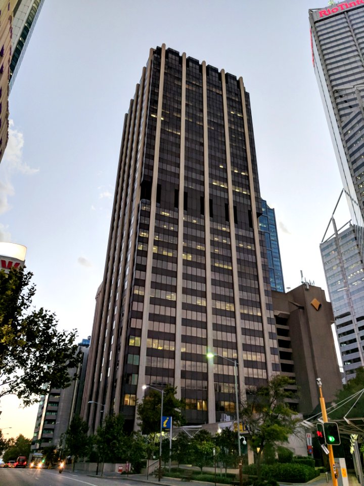 140_St_Georges_Terrace,_January_2018