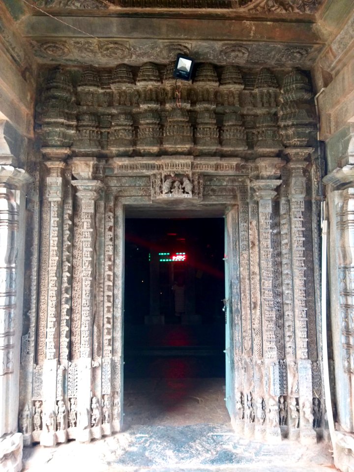12th_century_Mahadeva_temple,_Itagi,_Karnataka_India_-_68