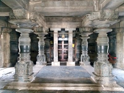 12th_century_Mahadeva_temple,_Itagi,_Karnataka_India_-_77