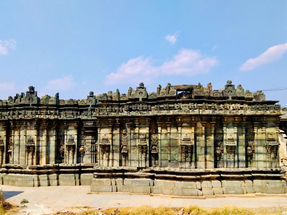 12th_century_Naganatha_temple,_Lakkundi,_Karnataka_India_-_08